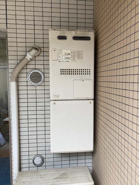東京都杉並区 Ｈ様 	都市ガス ノーリツエコジョーズ GTH-C2460AW3H BL 24号スタンダード（フルオート）給湯暖房給湯器 交換工事 交換前
