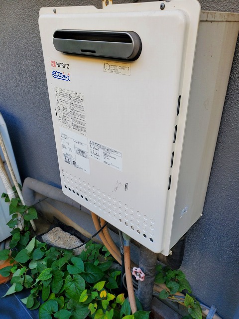 東京都杉並区 Ｙ様 都市ガス ノーリツエコジョーズ GTH-C2460AW3H BL 24号（フルオート）給湯暖房給湯器 交換工事 交換前