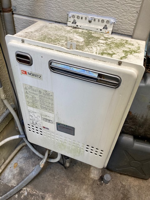 大阪府枚方市 Ｓ様 都市ガス ノーリツ給湯器 GT-1660SAWX-1 BL 16号オート追焚付給湯器 交換工事 交換前