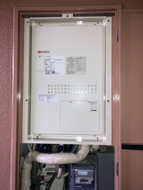 兵庫県神戸市灘区 Ｎ様 都市ガス ノーリツ給湯器 GQH-2443AWXD-TB-DX BL 24号高温水供給式暖房給湯器 交換工事 交換後