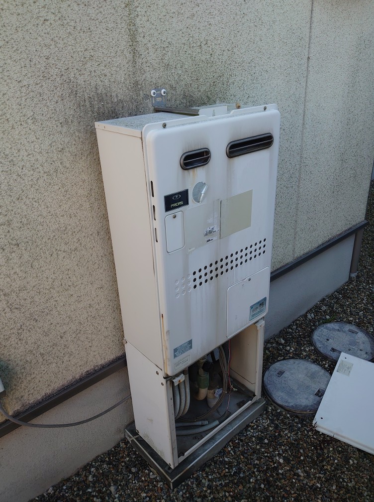 奈良県大和郡山市 Ｋ様 都市ガス ノーリツエコジョーズ GTH-C2460SAW3H BL 24号シンプル（オート）給湯暖房給湯器 交換工事 交換前