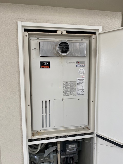 兵庫県神戸市兵庫区 Ｍ様 都市ガス ノーリツエコジョーズ GTH-CP2460AW3H-T BL 24号スタンダード（フルオート）給湯暖房給湯器 交換工事 交換前