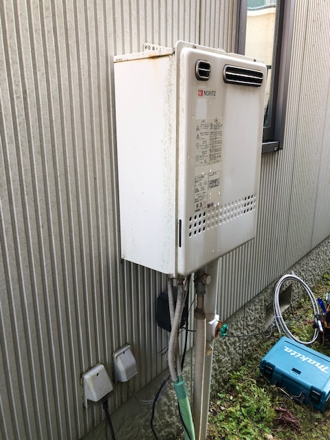 愛知県名古屋市天白区 Ｈ様 都市ガス ノーリツ給湯器 GT-2460SAWX-1 BL 24号オート追焚付給湯器 交換工事 交換前