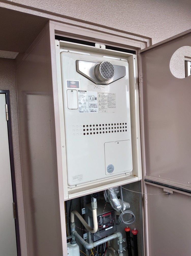 兵庫県明石市 Ｋ様 都市ガス ノーリツ給湯器 GTH-2444SAWX3H-T-1 BL 24号オート給湯暖房給湯器 交換工事 交換前