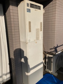 京都府京都市伏見区 Ｔ様 都市ガス ノーリツ給湯器 GQH-2443AWXD-DX BL 24号高温水供給式暖房給湯器 交換工事 交換前