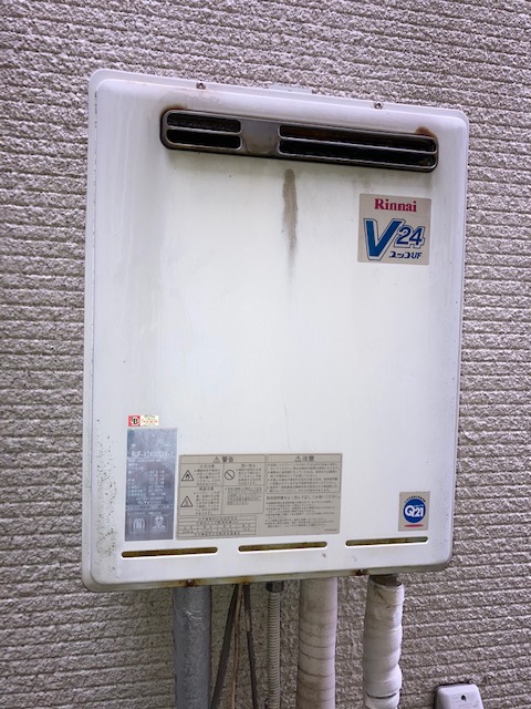 兵庫県たつの市 Ｗ様 ＬＰガス リンナイエコジョーズ RUF-E2406SAW 24号オート追焚付給湯器 交換工事 交換前