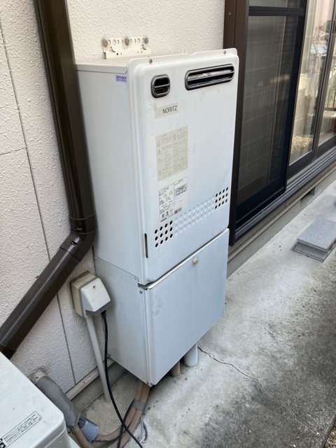 愛知県瀬戸市 Ｙ様 都市ガス ノーリツ給湯器 GT-2460SAWX-1 BL 24号オート追焚付給湯器 交換工事 交換前