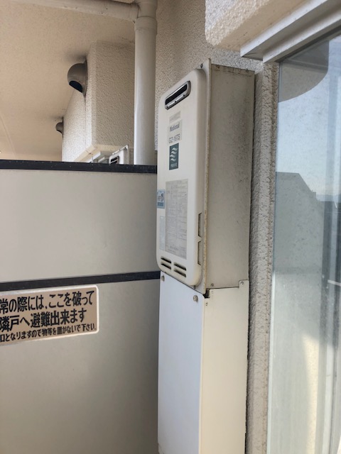 兵庫県明石市 Ｔ様 	都市ガス リンナイ給湯器 RUJ-A1610W 16号高温水供給式給湯器 交換工事 交換前