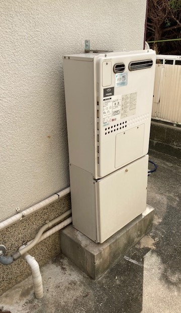 兵庫県宝塚市 K様 都市ガス ノーリツ給湯器 GT-2460AWX-1 BL 24号フルオート追焚付給湯器 交換工事 交換前