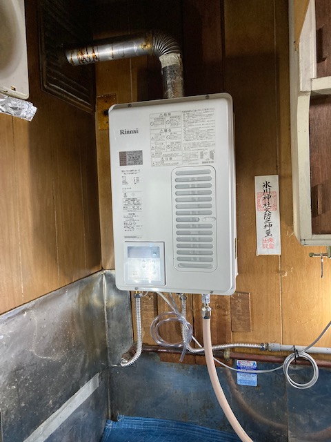 東京都渋谷区 Ｋ様 都市ガス リンナイ給湯器 RUX-V1615SWFA(A)-E 16号オートストップ給湯専用給湯器 交換工事 交換後