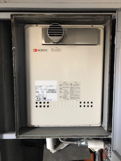 大阪府大阪市鶴見区 M様 都市ガス ノーリツ給湯器 GT-1660SAWX-T-1 BL 16号オート追焚付給湯器 交換工事 交換前