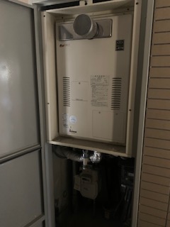 兵庫県芦屋市 S様 都市ガス リンナイ給湯器 RUJ-A2400T 24号高温水供給式給湯器 交換工事 交換前