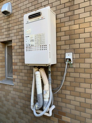 兵庫県神戸市垂水区　K様 都市ガス リンナイ給湯器　RUJ-A1610W 12A13A　16号高温水供給式給湯器　交換工事 交換前