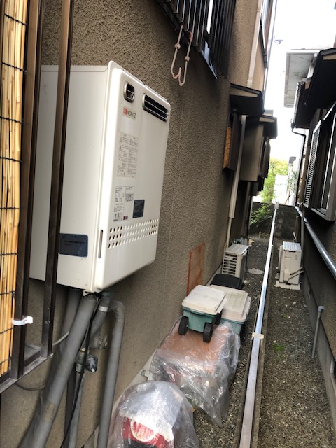 京都府宇治市 K様 都市ガス ノーリツ給湯器 	GT-2460SAWX-1 BL 24号オート追焚付給湯器 交換工事 交換前