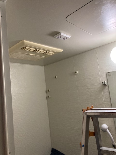 兵庫県神戸市東灘区 H様 ノーリツ 天井形浴室暖房乾燥機 BDV-4104AUKNC-J3-BL 交換工事 交換前