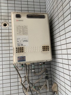 大阪府大阪市城東区 Y様 都市ガス ノーリツ給湯器 GT-2060AWX-1 BL 20号フルオート追焚付給湯器 交換工事 交換前