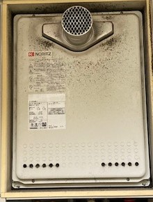 東京都日野市 M様 都市ガス ノーリツ給湯器 GT-2460SAWX-T-1 BL 24号オート追焚付給湯器 交換工事 交換前