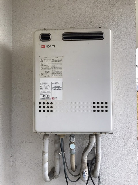 千葉県千葉市美浜区 K様 都市ガス ノーリツ給湯器 GT-2060SAWX-1 BL 20号オート追焚付給湯器 交換工事 交換前