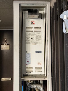 奈良県奈良市 W様 都市ガス ノーリツ給湯器 GQ-1628AWX-T-DX BL 16号高温水供給式給湯器 交換工事 交換前