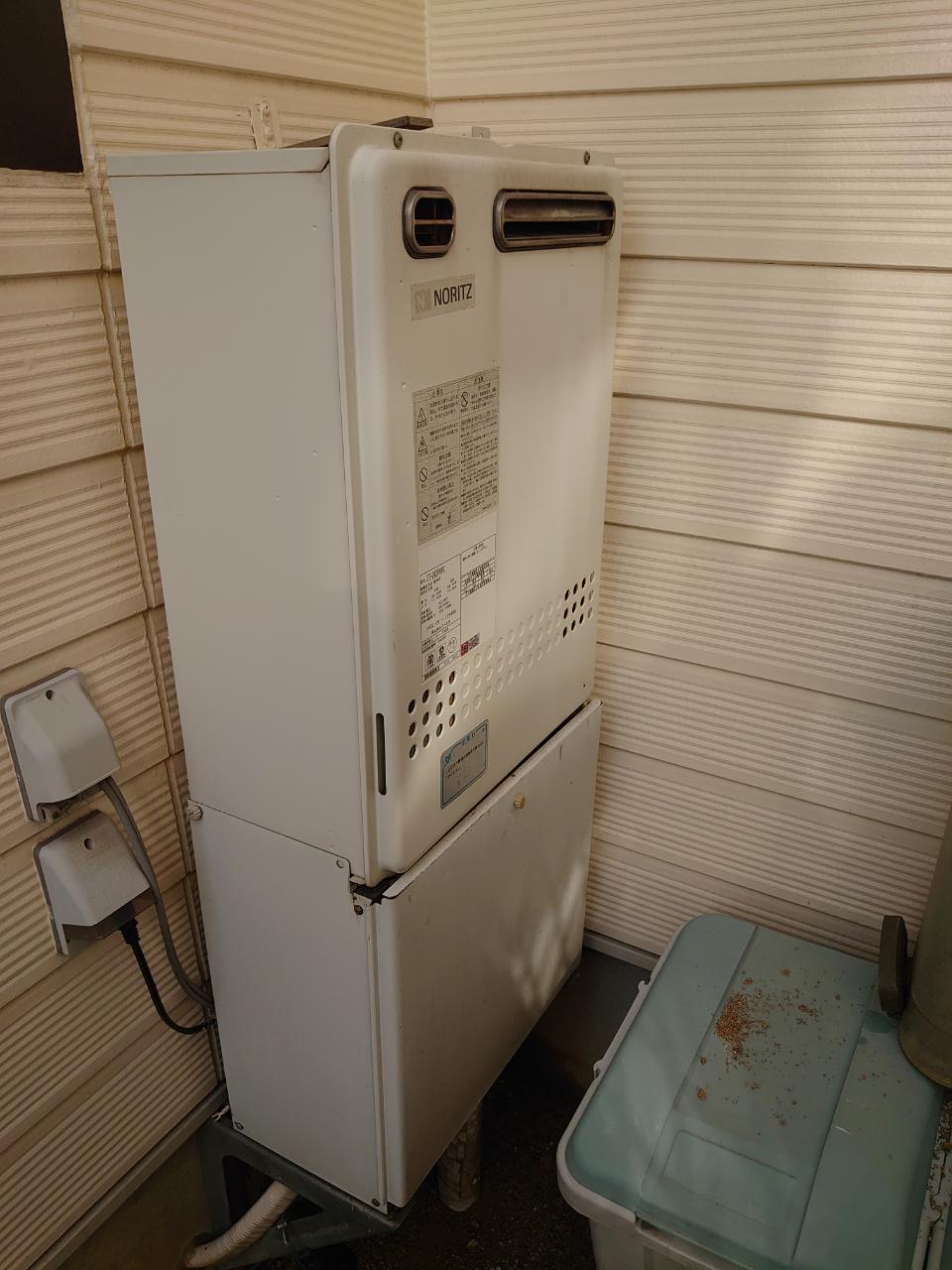 兵庫県明石市 T様 都市ガス ノーリツ給湯器 GT-2460AWX-1 BL 24号フルオート追焚付給湯器 交換工事 交換前
