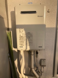 大阪府高槻市 Y様 都市ガス リンナイ給湯器 RUX-A1616W-E 16号オートストップ給湯専用給湯器 交換工事 交換後