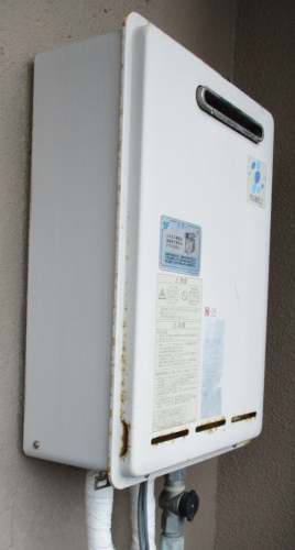兵庫県神戸市垂水区 K様 リンナイ給湯器 RUX-A1616W-E 16号給湯専用給湯器 交換工事 交換前