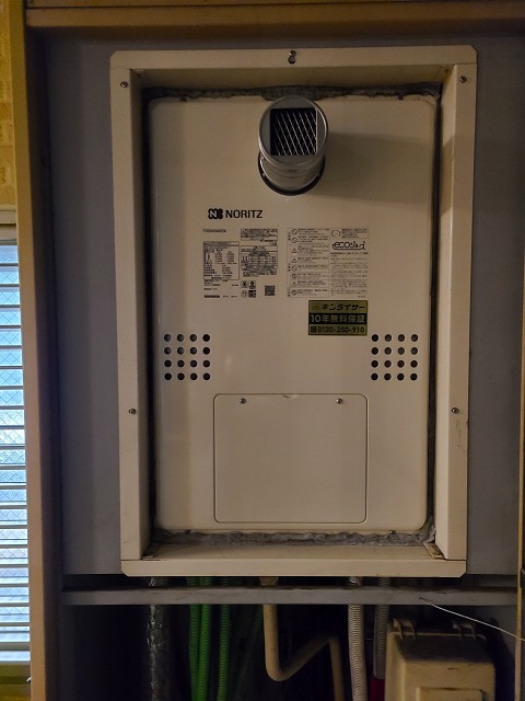 兵庫県伊丹市 N様 都市ガス ノーリツエコジョーズ GTH-C2460AW3H BL 12A13A 24号スタンダード（フルオート）給湯暖房給湯器（エコジョーズ） 交換工事 交換後