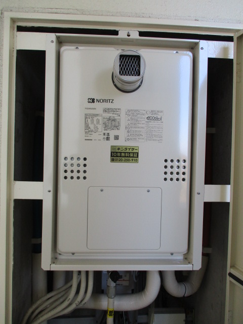兵庫県神戸市 H様 都市ガス ノーリツエコジョーズ GTH-CP2460SAW3H-T BL 12A13A 24号シンプル（オート）給湯暖房給湯器（エコジョーズ） 交換工事 交換後