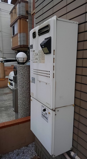 大阪府堺市 S様 都市ガス ノーリツエコジョーズ GTH-C2460AW3H BL 12A13A 24号スタンダード（フルオート）給湯暖房給湯器（エコジョーズ） 交換工事 交換前