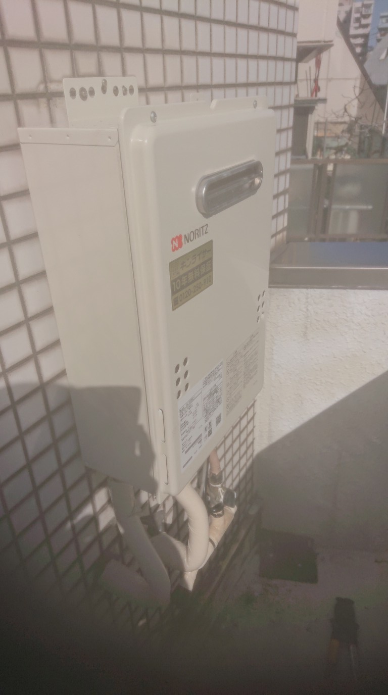 東京都荒川区 T様 都市ガス ノーリツ給湯器 GQ-1639WS-1 BL 15A 12A13A 16号オートストップ給湯専用給湯器 交換工事 交換後