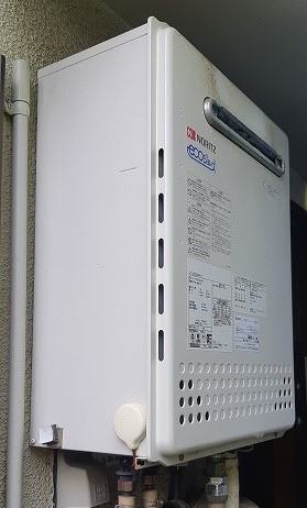 東京都中野区 T様 都市ガス ノーリツエコジョーズ GT-C2062SAWX-2 BL 20号シンプル（オート）追焚付給湯器（エコジョーズ） 交換工事 交換前
