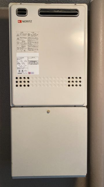 福岡県福岡市西区 K様 都市ガス ノーリツ給湯器 GT-2060SAWX-2 BL 20号オート追焚付給湯器 交換工事 交換前