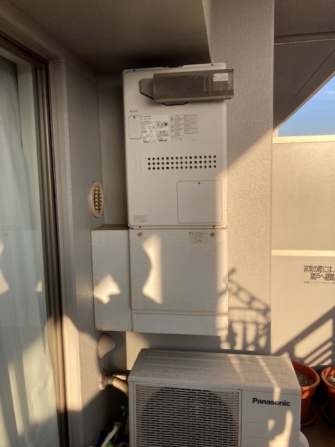 千葉県印西市 I様 都市ガス ノーリツエコジョーズ 	GTH-C2460AW3H-1 BL 24号（フルオート）給湯暖房給湯器 交換工事 交換前