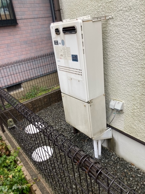 奈良県奈良市 Y様 都市ガス リンナイエコジョーズ RUF-E2406SAW  24号オート追焚付給湯器（エコジョーズ） 交換工事 交換前