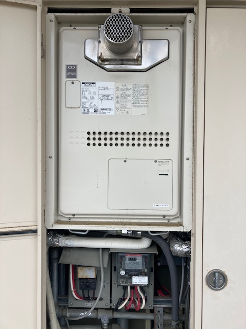 兵庫県川辺郡猪名川町 O様 都市ガス ノーリツ給湯器 GQH-2443AWXD-T-DX BL  24号高温水供給式暖房給湯器 交換工事 交換前