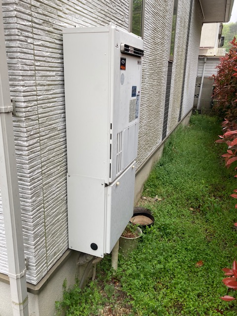 兵庫県宝塚市 S様 都市ガス ノーリツ給湯器 GTH-2444SAWX3H-1 BL 24号オート給湯暖房給湯器 交換工事 交換前