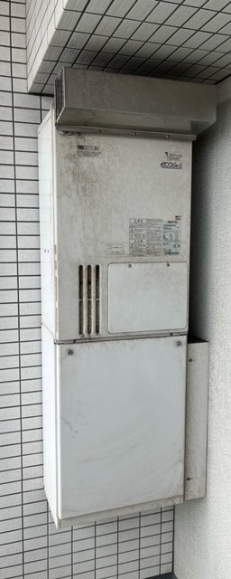 東京都足立区 I様 都市ガス ノーリツエコジョーズ  GTH-C2460AW3H-1 BL 24号（フルオート）給湯暖房給湯器 交換工事 交換前
