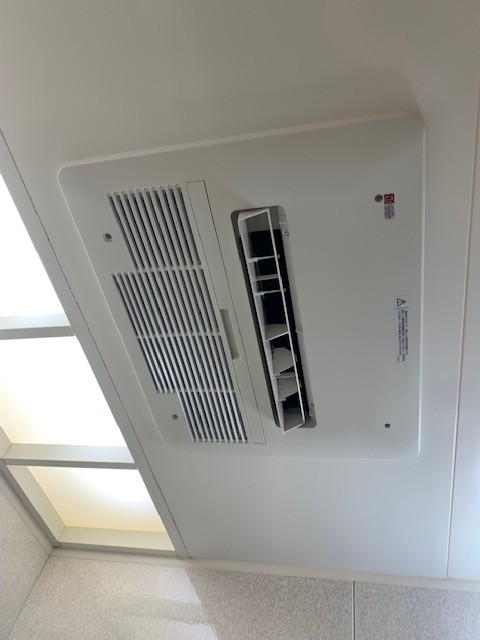 大阪府四條畷市 S様 ノーリツ 温水式浴室暖房換気乾燥機（天井カセット形・標準タイプ） BDV-4106AUKNC-J3-BL 交換工事 交換後