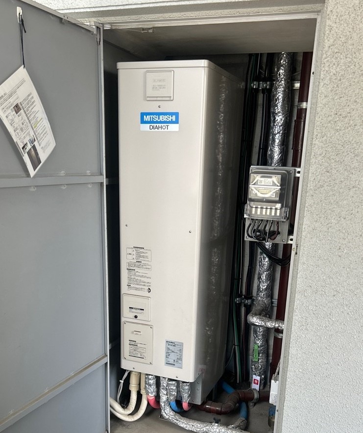 大阪府大阪市東成区 Ｋ様 三菱電機エコキュート SRT-S184D 角型フルオート 交換工事 交換前