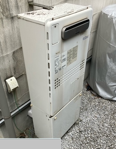 東京都府中市 M様 都市ガス ノーリツエコジョーズ GTH-C2461AW6H-1 BL  24号スタンダード（フルオート）給湯暖房給湯器（エコジョーズ） 交換工事 交換前