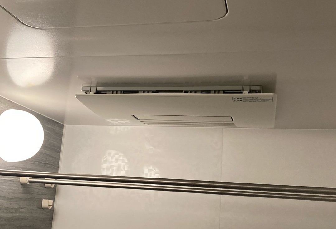 大阪府守口市 N様 ノーリツ 温水式浴室暖房換気乾燥機（天井カセット形・標準タイプ） BDV-4106AUKNC-J3-BL 交換工事 交換前