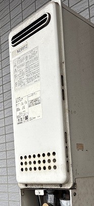 東京都港区 O様 都市ガス ノーリツ給湯器 GT-2053SAWX-4 BL 20号オート追焚付給湯器 交換工事 交換前