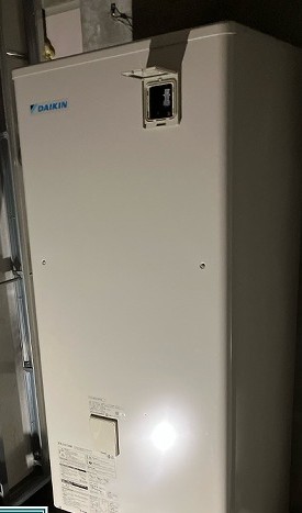 東京都中央区 I様 ダイキンエコキュート EQN37YFVE 370L角型フルオート耐塩害　交換工事 交換後