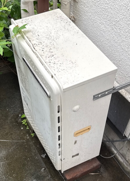 埼玉県三郷市 S様 ノーリツ GRQ-C2072SA BL 20号オート追焚付給湯器（エコジョーズ） 交換工事 交換前