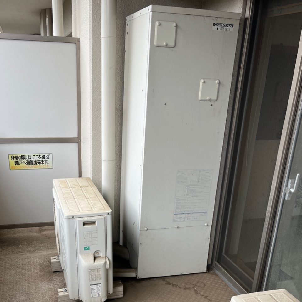 東京都調布市 F様 コロナ エコキュート CHP-S30AZ1-12 角型フルオート高圧力型 交換工事 交換前