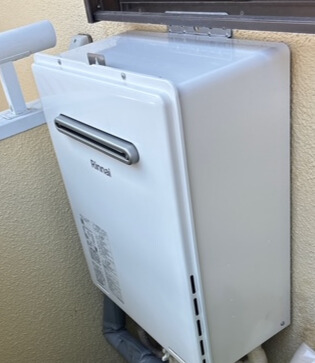 埼玉県草加市 M様 リンナイ 給湯器 RUF-A2405SAW(C) 24号オートタイプ 交換工事 交換後