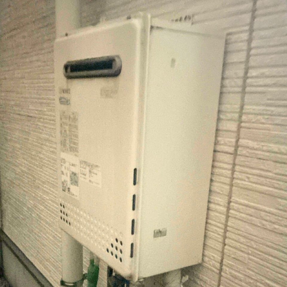 東京都三鷹市 N様 ノーリツ GT-C2472SAW エコジョーズ給湯器交換工事 交換前