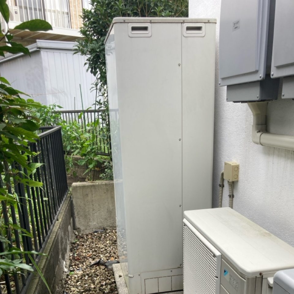 神奈川県藤沢市 H様 ダイキン EQX37ZFV エコキュート 交換工事 交換前