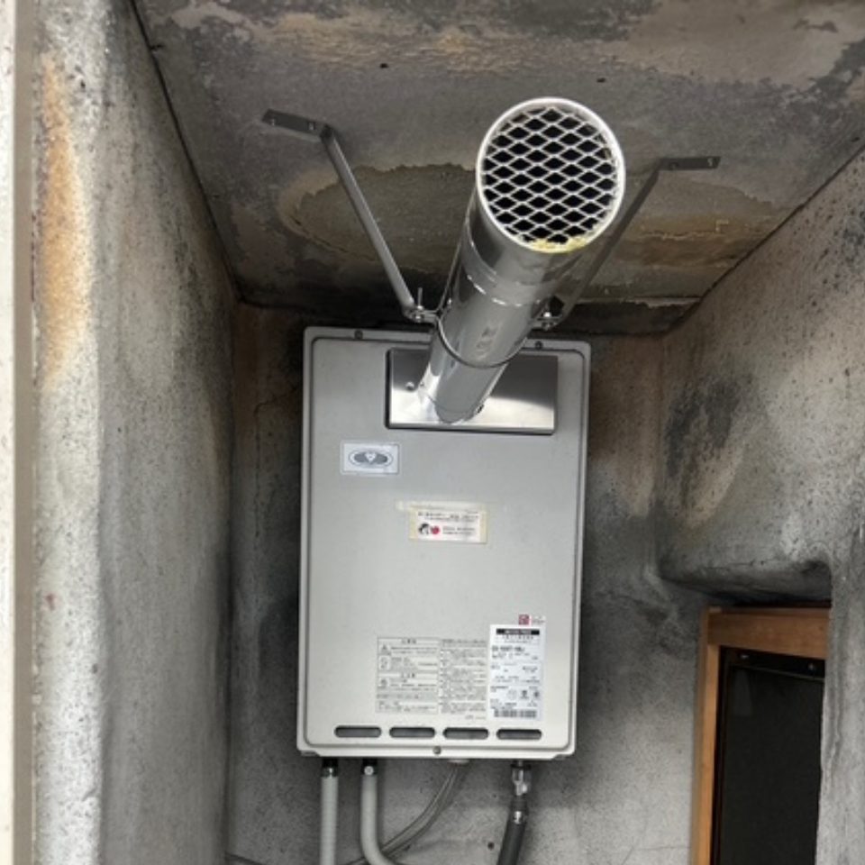 大阪市城東区 M様 ノーリツ GQ-2439WS-C-1 24号オートストップ給湯専用給湯器 交換工事 交換前