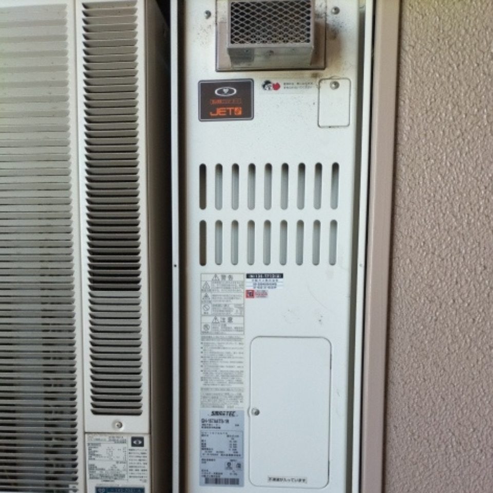 大阪府大阪市 T様 ノーリツ GQ-1628AWX-T-DX BL 高温水供給式給湯器 交換工事 交換前